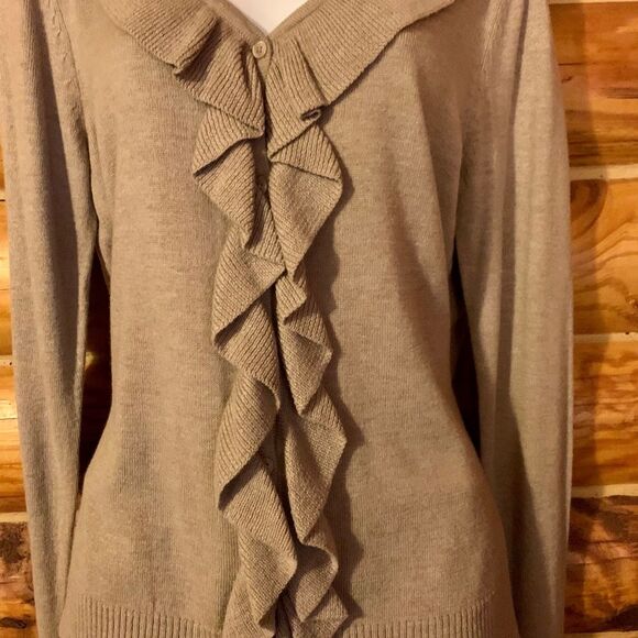 St. John’s Bay Beige Ruffle V-Neck Cardigan Sweater Medium - Picture 3 of 9
